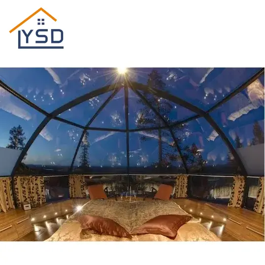 Una casa di vetro dove puoi guardare le stelle