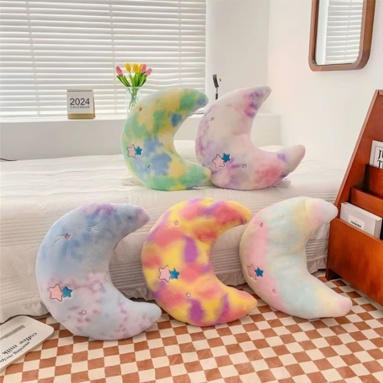 Adorabile cuscino a forma di luna